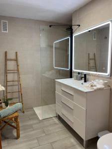 Apartamento frente al mar, Talima