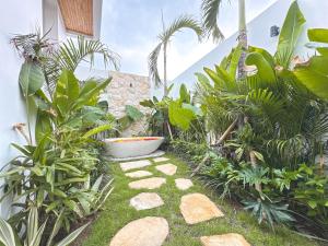 Casa Petak 3 - Serene 2BR Modern Sanctuary with Lush Pool in Pererenan