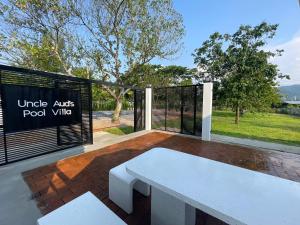 Uncle Auds Pool Villa near Hatyai City