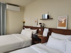 Jeonju Hotel Book and Type