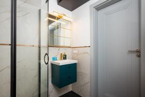 Stara Praga Deluxe Studio by BookingHost