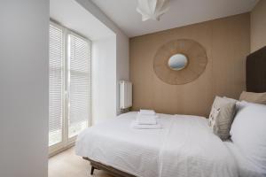 Stara Praga Deluxe Studio by BookingHost