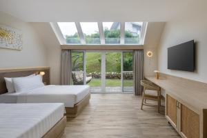 Himalayan Hideaway Resort Pokhara, The Centara Collection