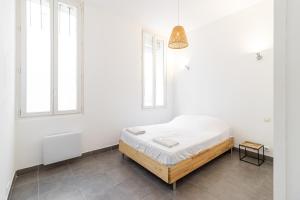 NEW Elegant accommodation - close to Old Port & Train Station