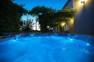 Villa Mandorla with private pool