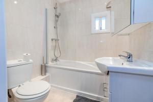 Eastbourne 2 Bedroom Apartment Next to Shopping Centre and Beach
