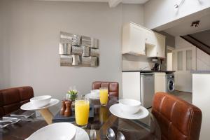 Prospect Place - Victorian Home - Central Location