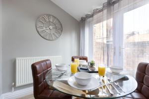 Prospect Place - Victorian Home - Central Location