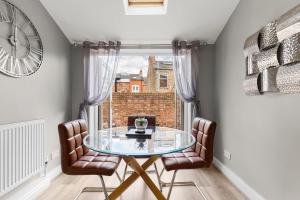 Prospect Place - Victorian Home - Central Location