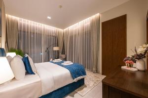 Modern 1 bedroom with Direct Marina Access