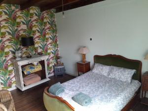 CHAMBRE avec TOILETTES SECHE