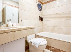 Apartment with terrace, pool and padel access REMS