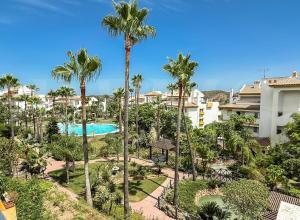 Apartment with terrace, pool and padel access REMS