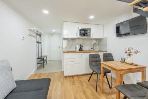 HOMELY I Central 28m2 loft I ELEVATOR I Self Check-In