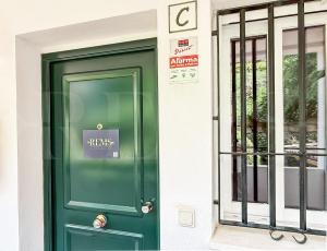 Apartment with terrace, pool and padel access REMS