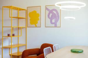 Kolorowy Apartament 3city z Parkingiem w Gdyni by Noclegi Renters