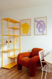 Kolorowy Apartament 3city z Parkingiem w Gdyni by Noclegi Renters