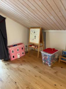 20 min to Umeå 6-7 guests, sea, lake, forest and golf