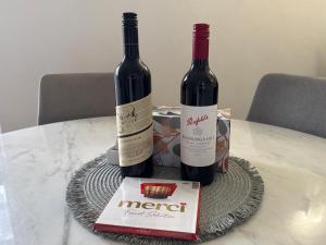 Randwick Shared Apt with Study Desk & Parking