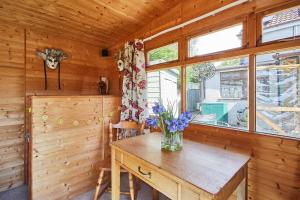 Host & Stay - Windles