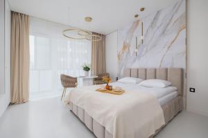 Eleganckie Apartamenty Zabrska z Parkingiem w Centrum Katowic Przy Rynku by Noclegi Renters