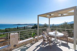 Villa Chrysso Horio 3 by Villa Plus