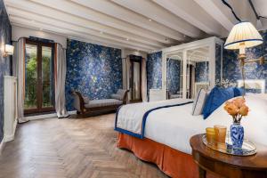 Palazzo Loredan Grand Canal