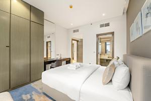 Spacious 1BR with Balcony and Pool Access