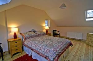 2 Bed in Maam oc-i252