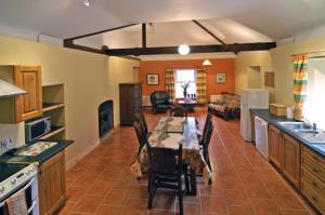 2 Bed in Maam oc-i252