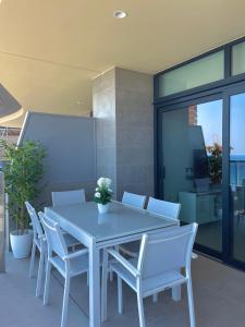 Sunset Sailors by Mar Holidays