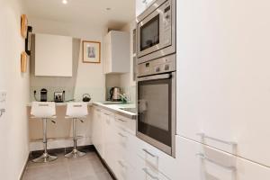 Charming Canal Saint-Martin