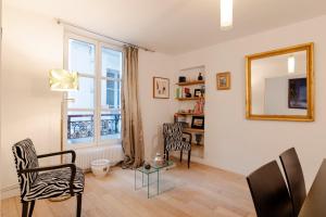 Charming Canal Saint-Martin