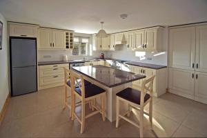 4 Bed in Kilbrittain oc-i445