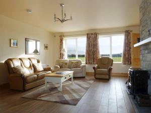 5 Bed in Keel oc-ii14329