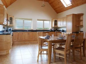 5 Bed in Keel oc-ii14329