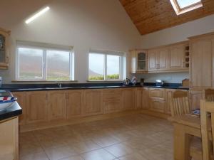 5 Bed in Keel oc-ii14329