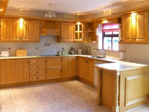 4 Bed in Westport oc-ii12085