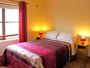 4 Bed in Westport oc-ii12085