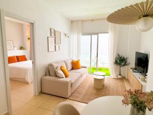 Peaceful Beach House by CanaryScape