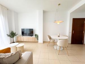 Peaceful Beach House by CanaryScape