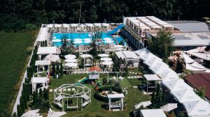 Кузня міні-готель Критий басейн та сніданки входять у вартість