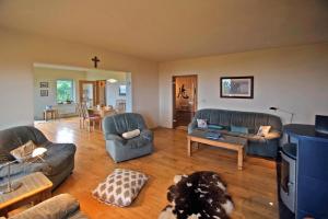 3 Bed in Inch oc-i444