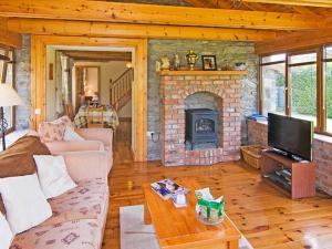 3 Bed in Glengarriff oc-ii03828