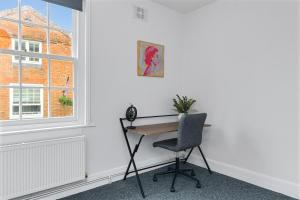 Southwell 3-Bed Near Racecourse, Minster and Trails