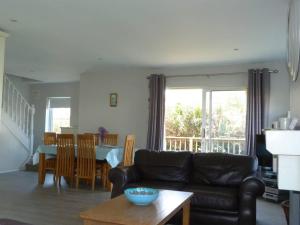 3 Bed in Brittas Bay oc-ii14880