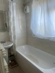 Single Room Abbeywood London