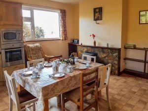 3 Bed in Rosscarbery oc-ii16117