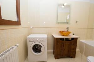 Jasne i Eleganckie Studio 3city w Sopocie by Noclegi Renters