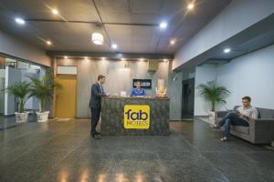FabHotel Luxe 8 Stayz - Phase 1 Metro, Golf Course Road & Arjun Marg